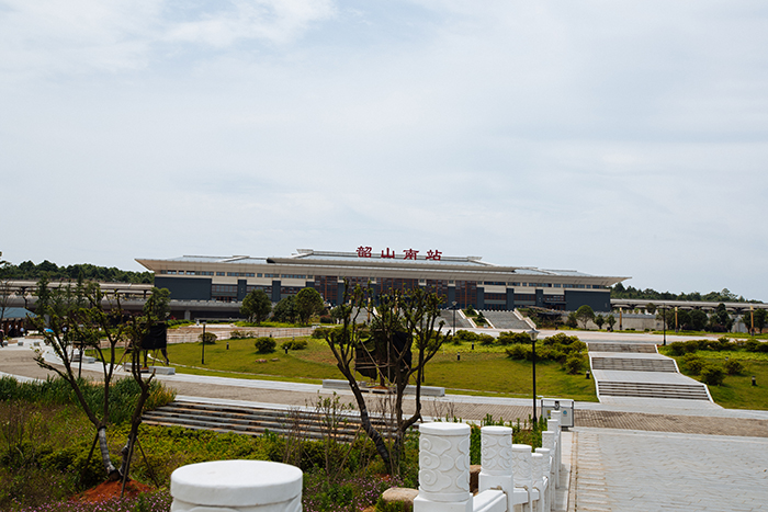 滬昆高鐵韶山南站站前廣場(chǎng)、站前路（K1+400～K2+060）